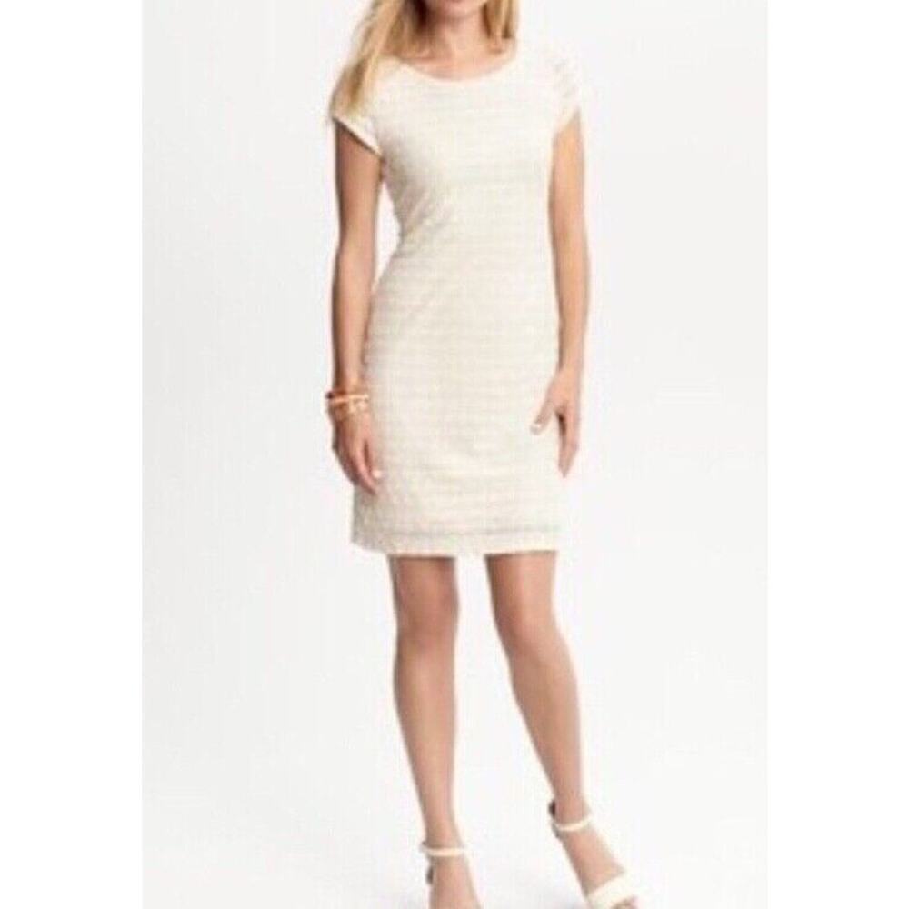 Banana rep sz 6 scalloped heritage shift dress lined textured neutral old money